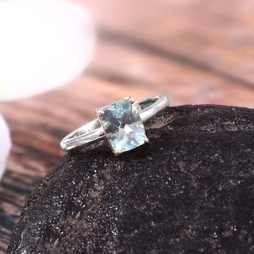 Natural Sky Blue Aquamarine Prong Set Gemstone Ring